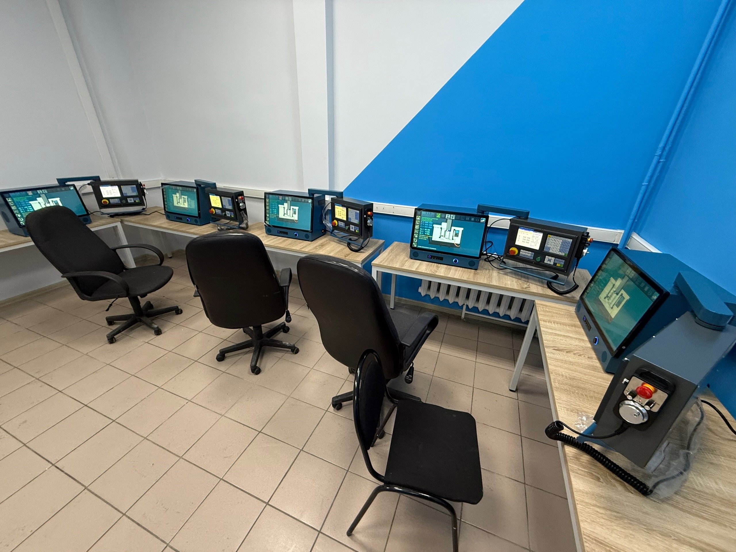 Hardware and Software Simulator for Three-Axis CNC Milling Machine screenshot 22