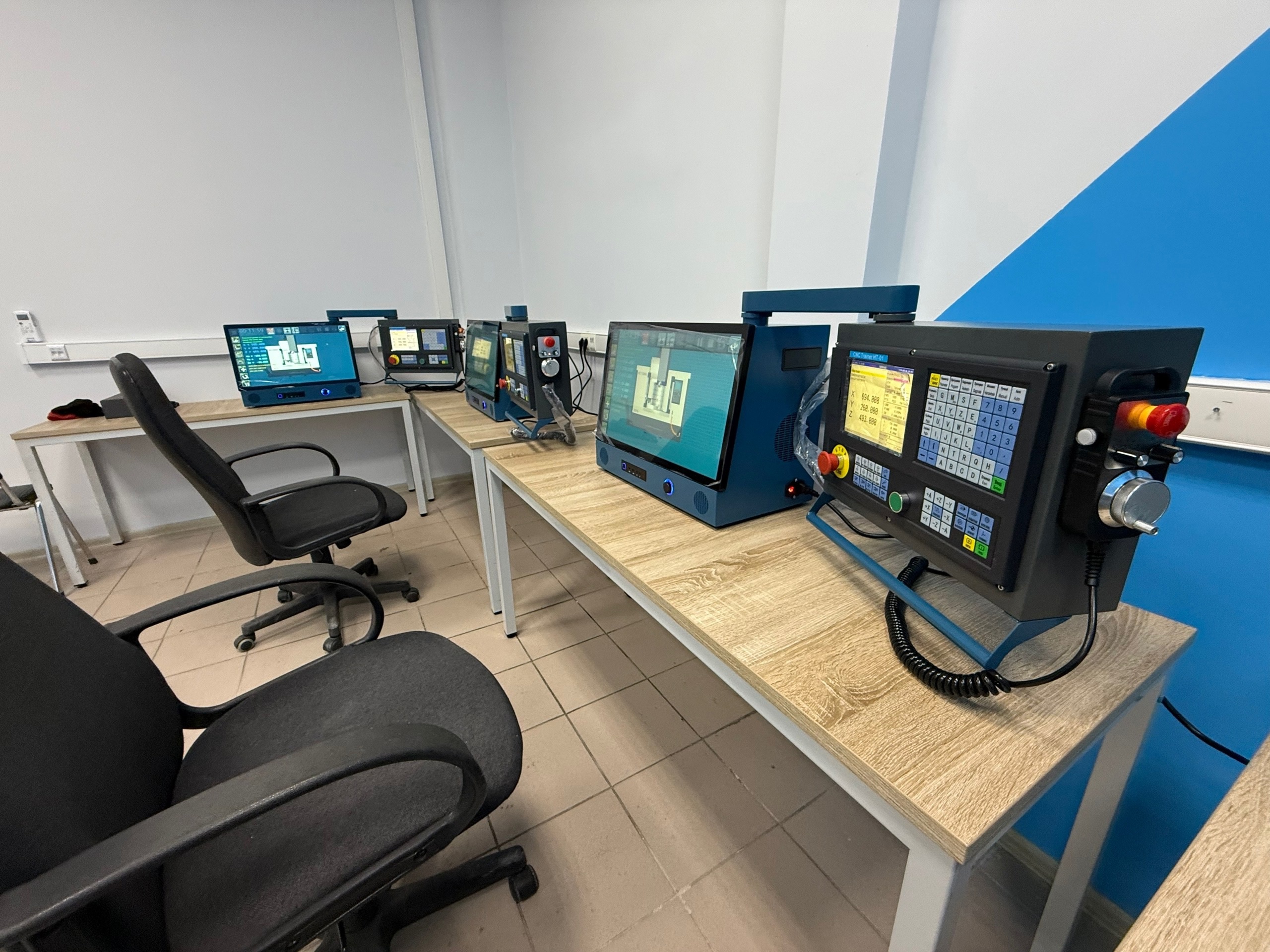 Hardware and Software Simulator for Three-Axis CNC Milling Machine screenshot 26